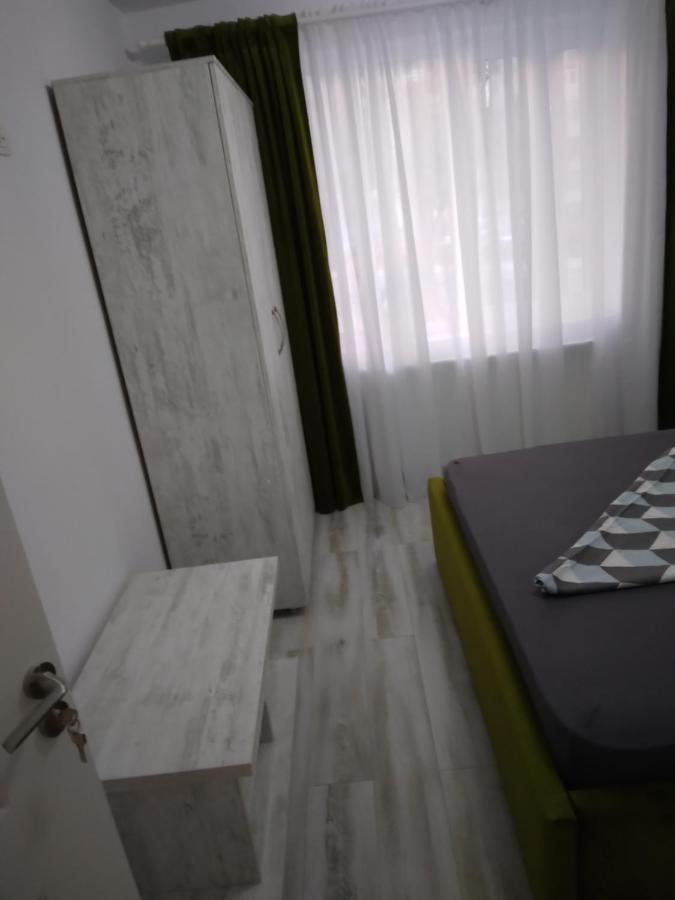 Luxury Apartament Curtea De Arges Bagian luar foto